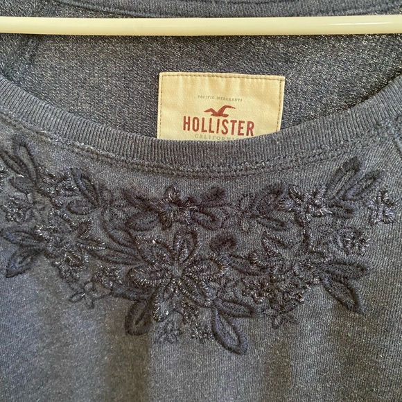 Hollister navy sweatshirt size large - Picture 3 of 8